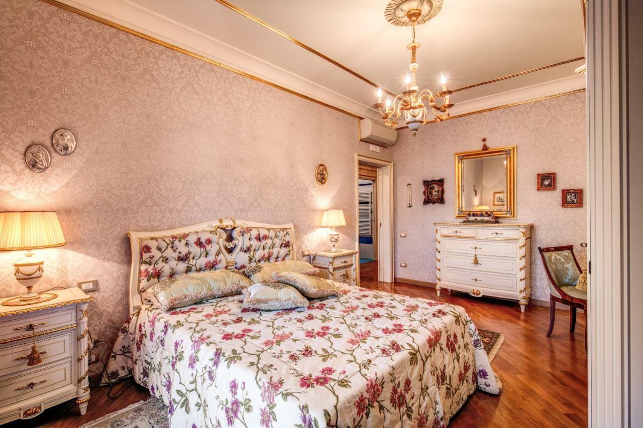 Domus Vittoria - The Luxury Quintessence Apartment Sorrento Bagian luar foto