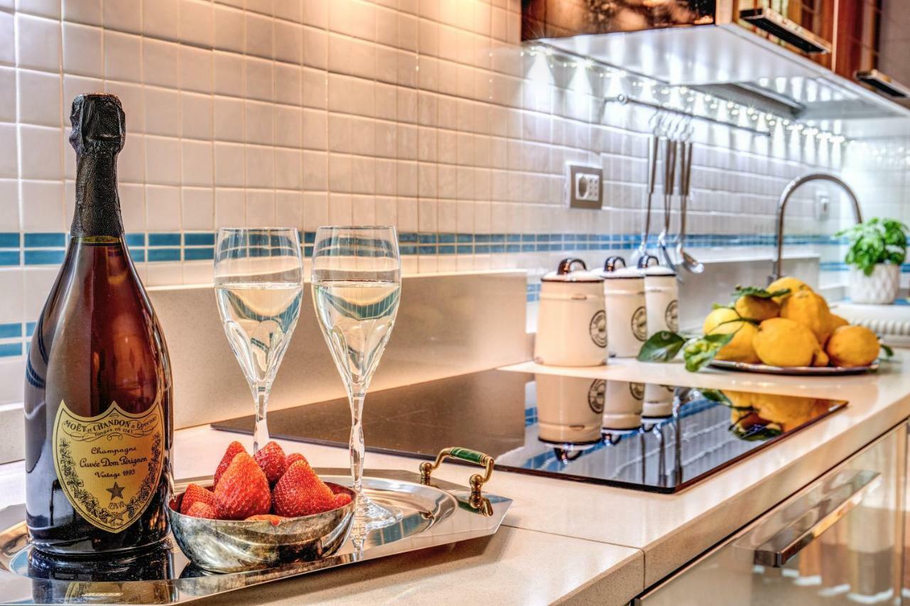 Domus Vittoria - The Luxury Quintessence Apartment Sorrento Bagian luar foto